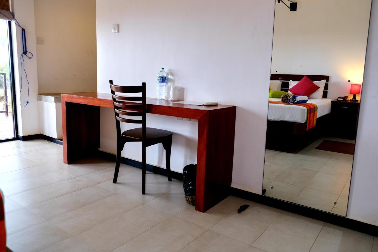 Welle Wadiya Beach Villa Kalpitiya Buitenkant foto